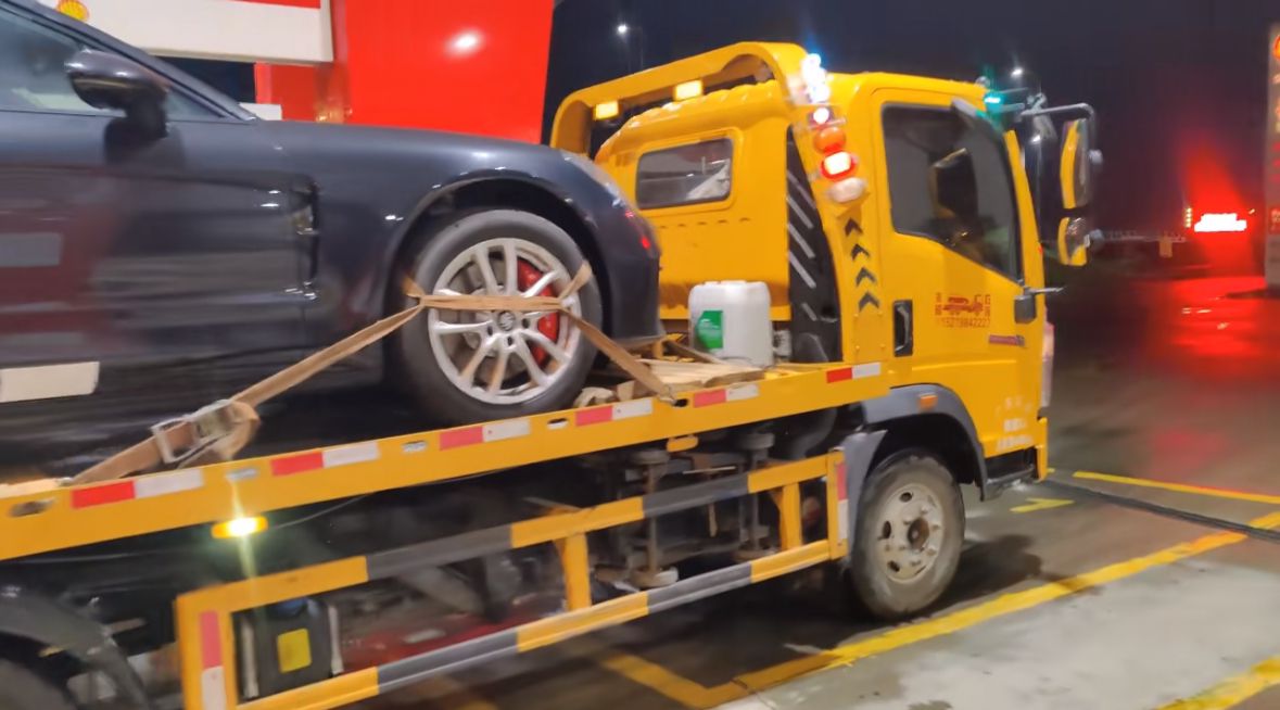 路桥区行车途中遇到突发状况该如何呼叫道路救援？